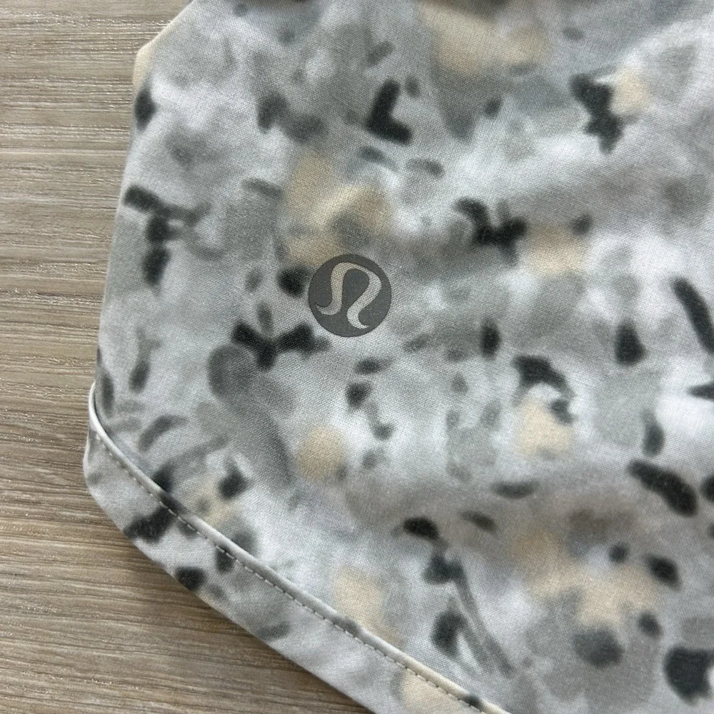Lululemon Size 2 Low Rise Speed Up 2.5